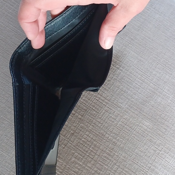 Black Leather Mens Wallet - Picture 2 of 5